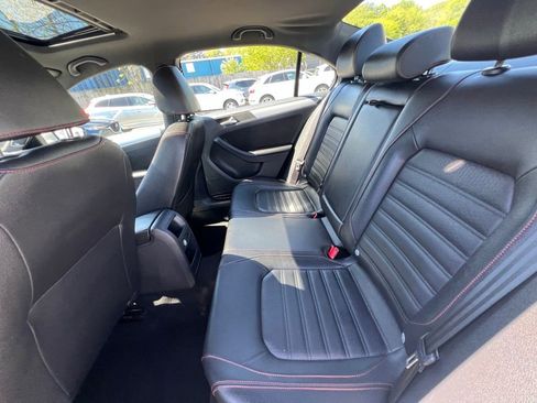 Used 2013 Volkswagen Jetta GLI image 13