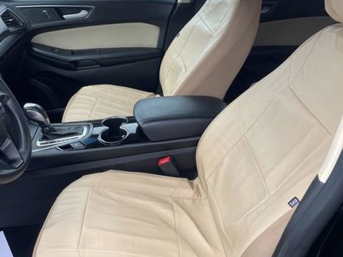 Used 2017 Ford Edge SE image 6