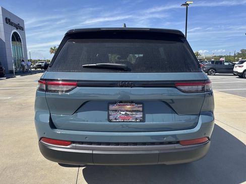 New 2026 Jeep Grand Cherokee Limited w/ Limited Altitude Package RWD image 6