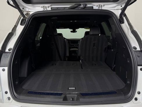 Used 2023 Buick Enclave Avenir w/ Avenir Technology Package AWD/4WD image 11