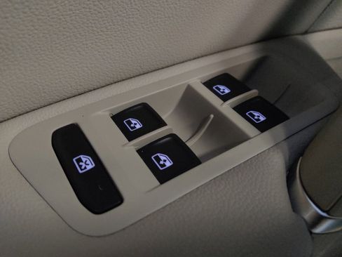 Used 2020 Volkswagen Golf 4-Door image 27