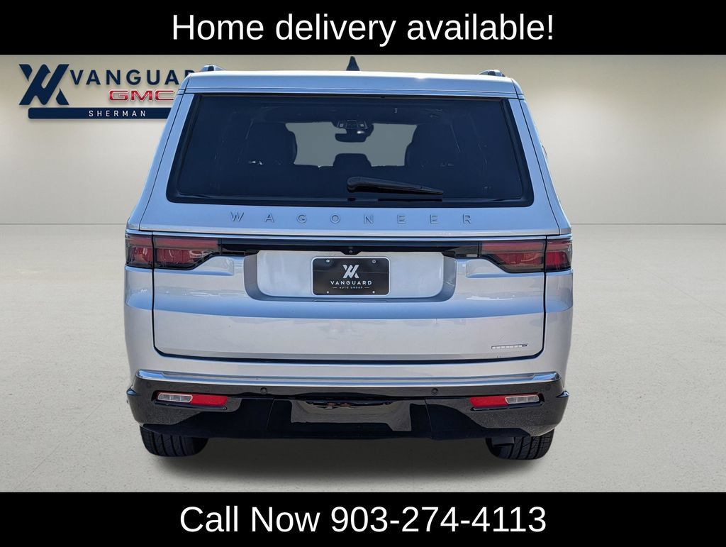 Used 2024 Jeep Wagoneer L Series II w/ Flexible Seating Group AWD/4WD image 6