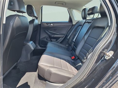 Used 2024 Volkswagen Jetta SE image 10
