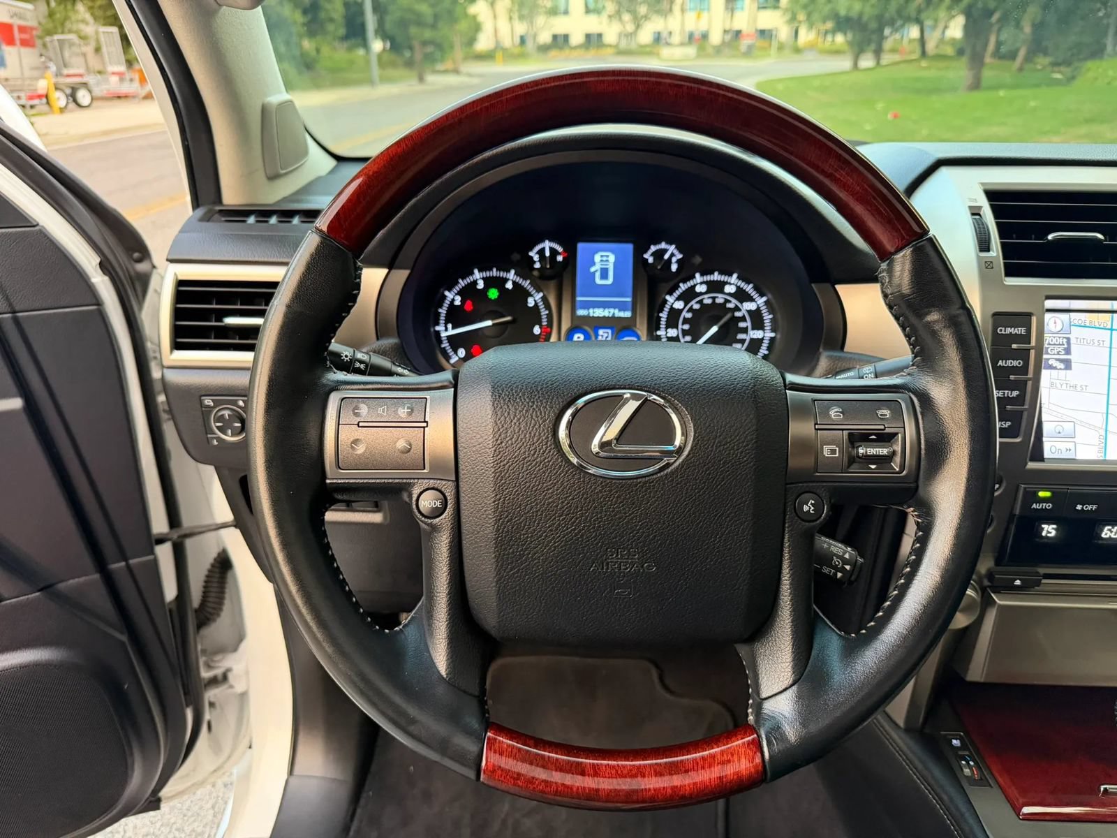 Used 2013 Lexus GX 460 w/ Convenience Pkg AWD/4WD image 18