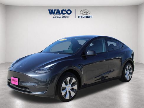Used 2024 Tesla Model Y Long Range RWD image 3