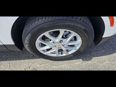 Used 2024 Chevrolet Equinox LT image 9