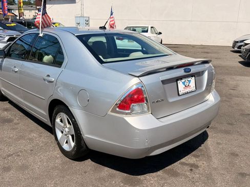Used 2009 Ford Fusion SE FWD image 5
