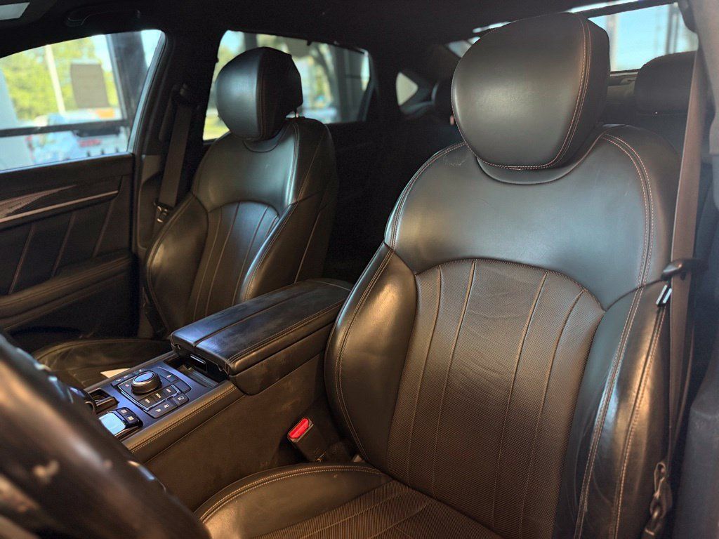 Used 2018 Genesis G80 3.3T Sport RWD image 7