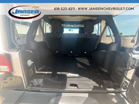 Used 2016 Jeep Wrangler Unlimited Sport w/ Quick Order Package 24S AWD/4WD image 24