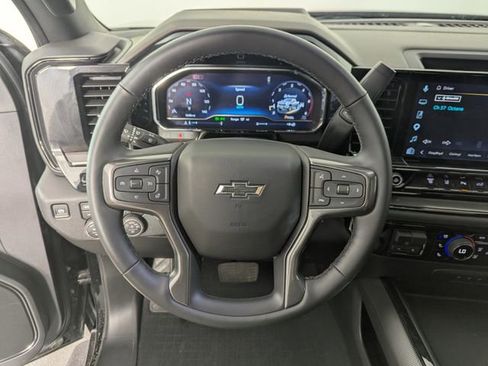 Used 2025 Chevrolet Silverado 2500 ZR2 w/ Technology Package AWD/4WD image 14