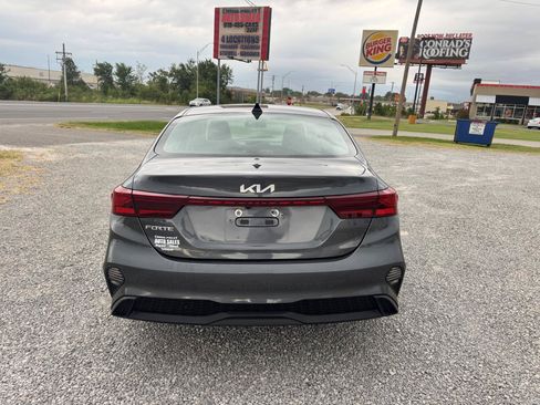 Used 2023 Kia Forte LXS FWD image 4