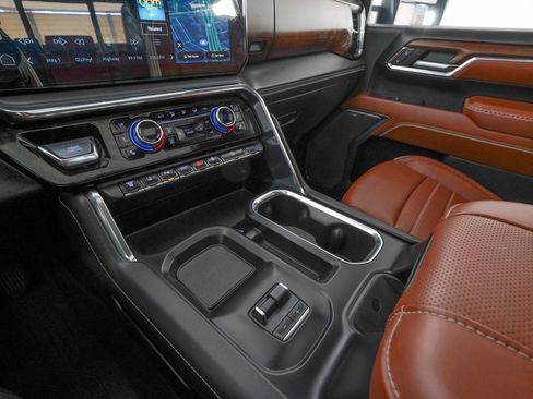 Used 2024 GMC Sierra 2500 Denali Ultimate image 24