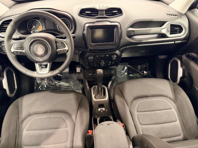 Used 2018 Jeep Renegade Latitude AWD/4WD image 21