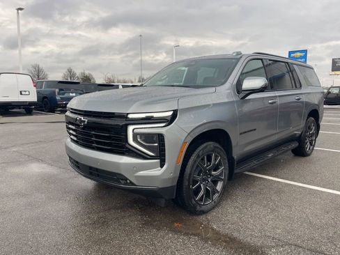 New 2026 Chevrolet Suburban RST w/ Comfort Package AWD/4WD image 7
