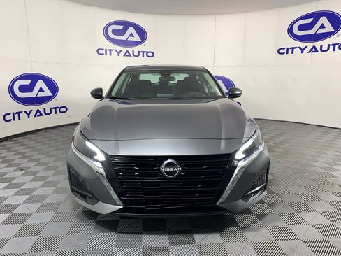 Used 2025 Nissan Altima 2.5 SV FWD image 9