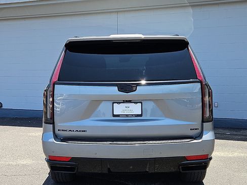 Certified 2023 Cadillac Escalade Sport w/ LPO, ONYX Package AWD/4WD image 4