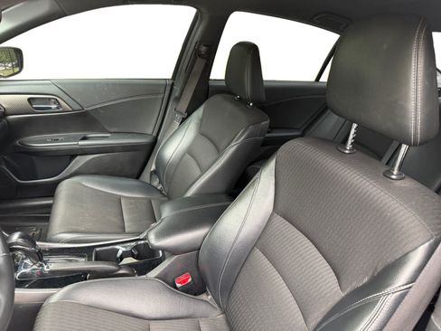 Used 2017 Honda Accord Sport image 11
