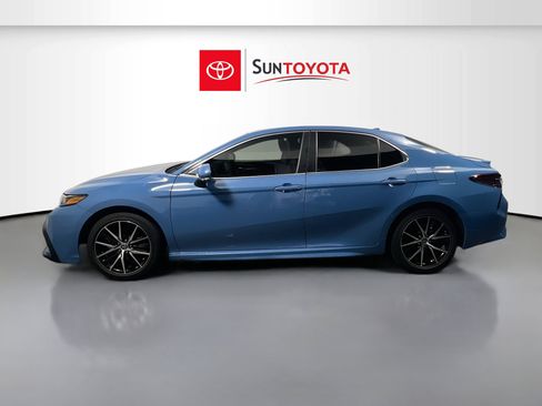 Used 2023 Toyota Camry SE image 7