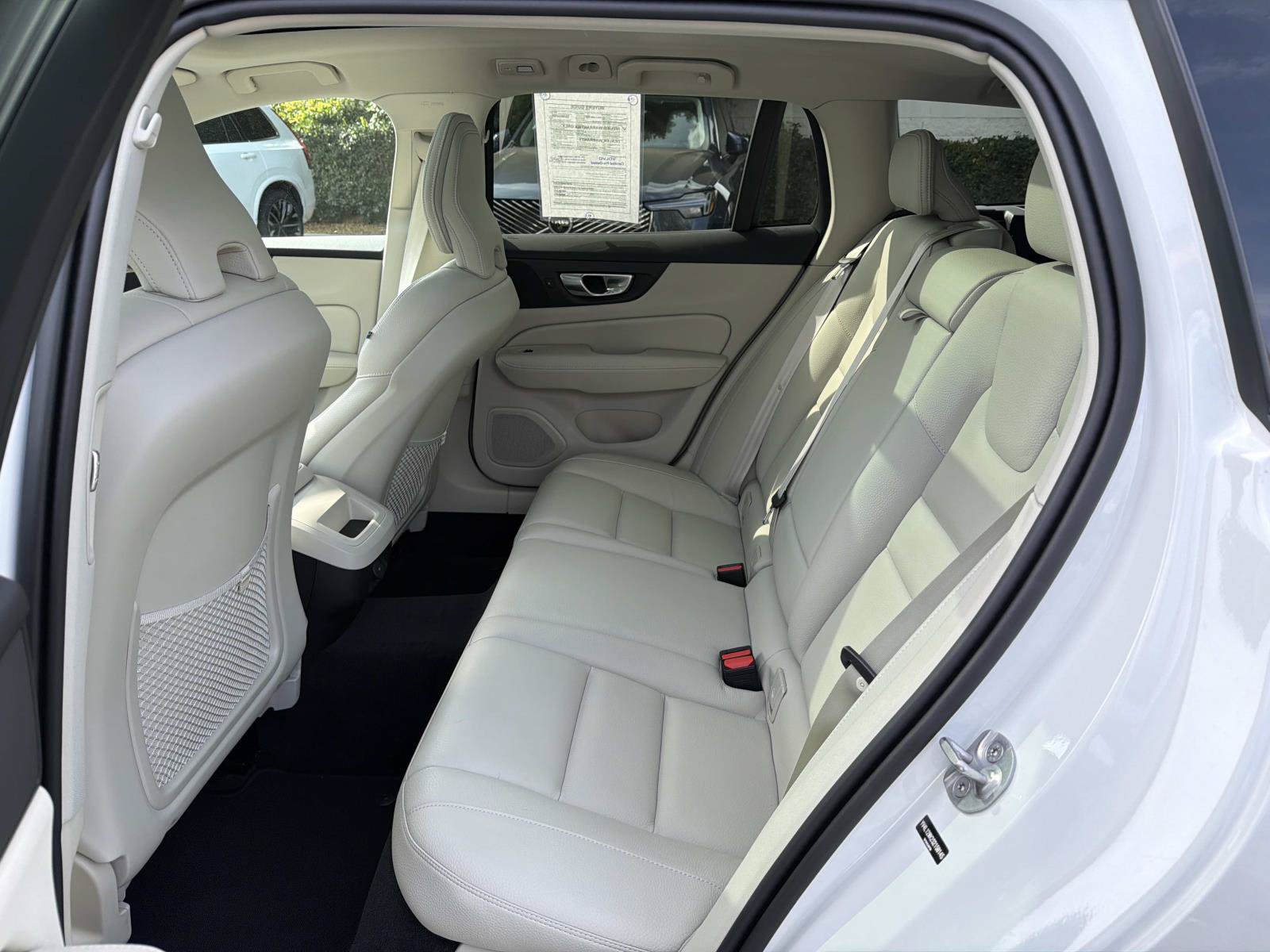 Certified 2025 Volvo V60 B5 Cross Country Plus AWD/4WD image 21