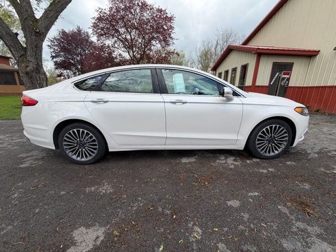 Used 2017 Ford Fusion SE w/ Fusion SE Technology Package AWD/4WD image 3