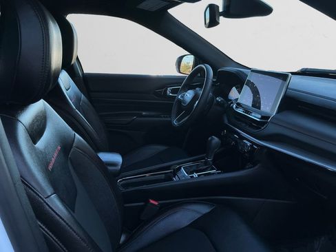 Used 2024 Jeep Compass Trailhawk image 15