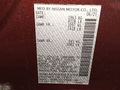 Used 2025 Nissan Altima 2.5 SV FWD image 33