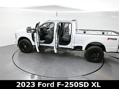 Used 2023 Ford F250 XL w/ STX Appearance Package image 35