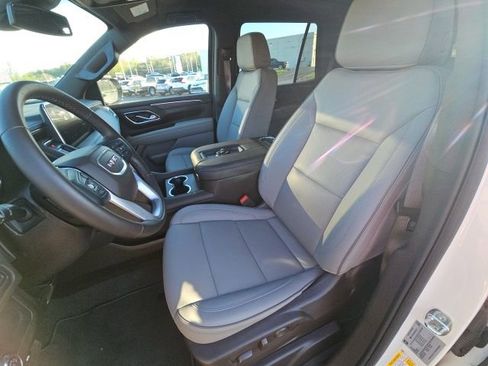 Used 2024 GMC Yukon SLT image 7