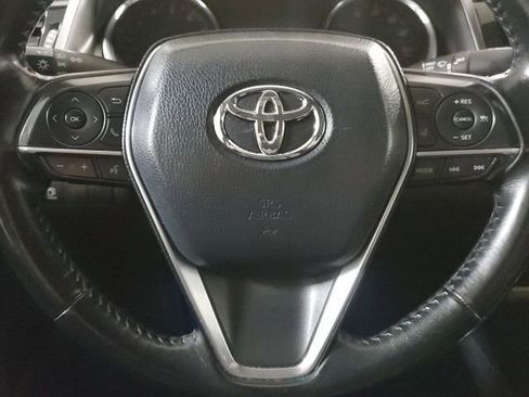 Used 2019 Toyota Camry XSE image 14