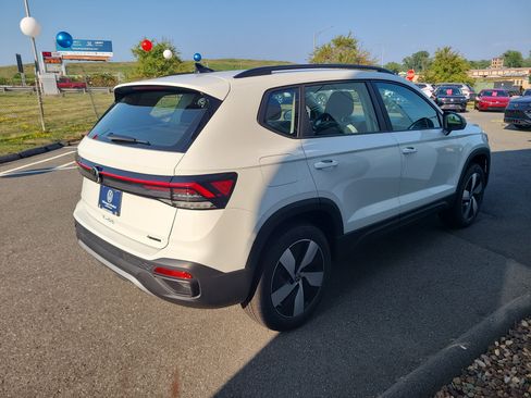 New 2025 Volkswagen Taos S image 6