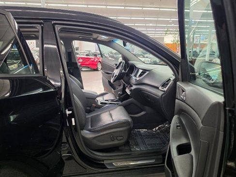 Used 2016 Hyundai Tucson Limited w/ Option Group 03 FWD image 10