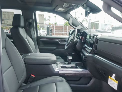 New 2026 Chevrolet Silverado 1500 LTZ w/ LTZ Premium Package AWD/4WD image 15
