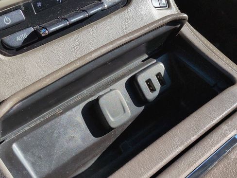 Used 2018 GMC Yukon Denali image 32