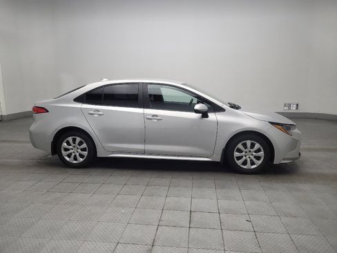 Used 2025 Toyota Corolla LE image 11