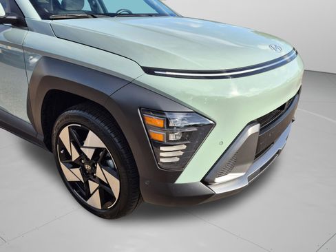 Used 2024 Hyundai Kona Limited AWD/4WD image 35