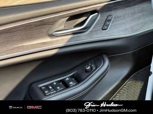 Used 2024 Jeep Grand Cherokee L Limited w/ Luxury Tech Group II AWD/4WD image 22