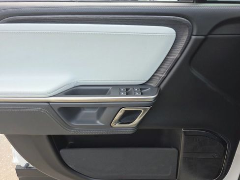 Used 2024 Rivian R1S Adventure AWD/4WD image 25