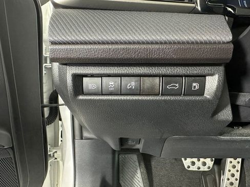 Used 2025 Toyota Camry SE image 14