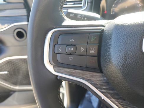Used 2024 Jeep Wagoneer Series II w/ Flexible Seating Group RWD image 27