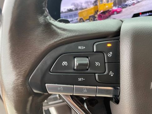 Used 2023 Cadillac Escalade Premium Luxury image 33