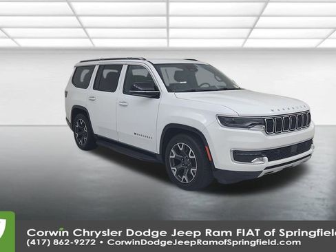 Used 2024 Jeep Wagoneer Series III image 3