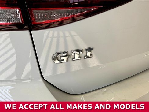 Used 2018 Volkswagen GTI Autobahn FWD image 21