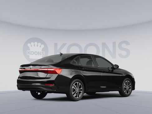 Used 2025 Volkswagen Jetta SE image 4