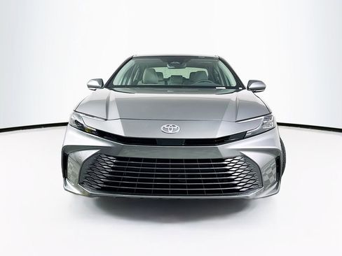 Used 2026 Toyota Camry XLE FWD image 5