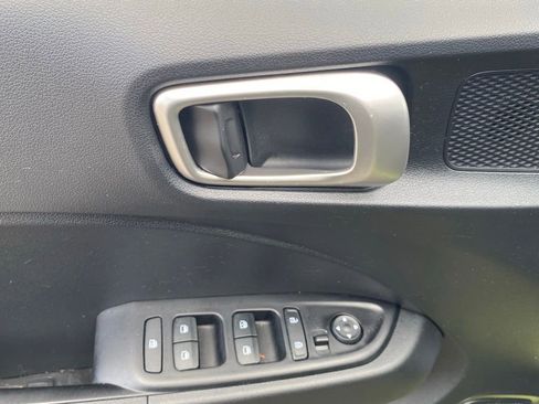 Used 2024 Hyundai Venue SEL FWD image 20