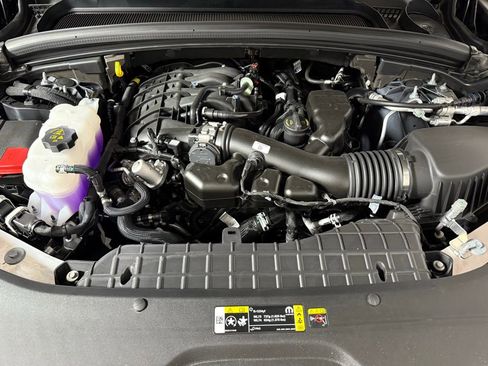 New 2025 Jeep Grand Cherokee Altitude image 10