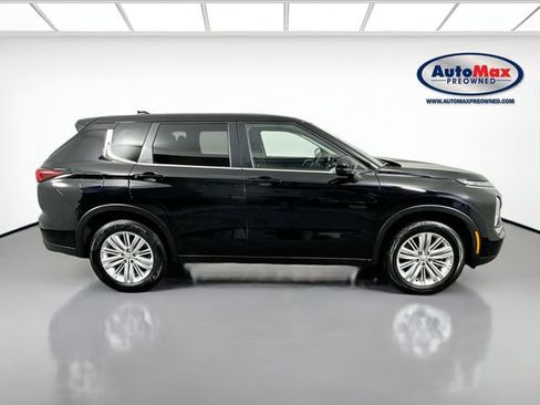 Used 2024 Mitsubishi Outlander ES image 9