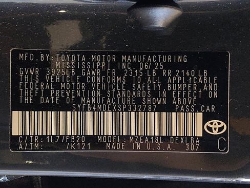 Used 2025 Toyota Corolla LE FWD image 33