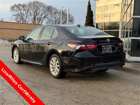 Used 2023 Toyota Camry LE w/ Convenience Package image 5