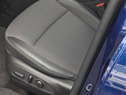 Used 2023 Buick Encore GX Select FWD image 32